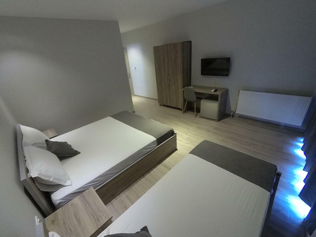 Hotel Vila Nino Berat Ngoại thất bức ảnh