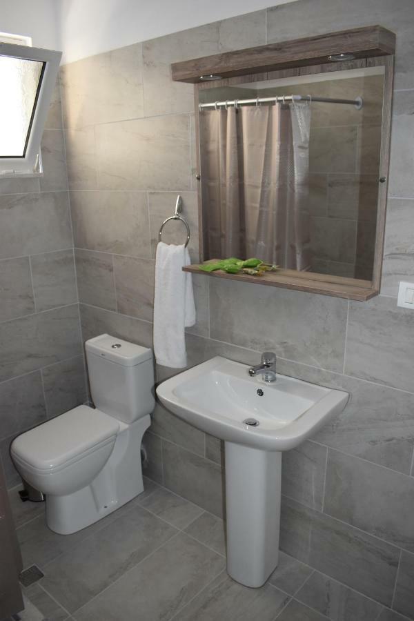 Hotel Vila Nino Berat Ngoại thất bức ảnh